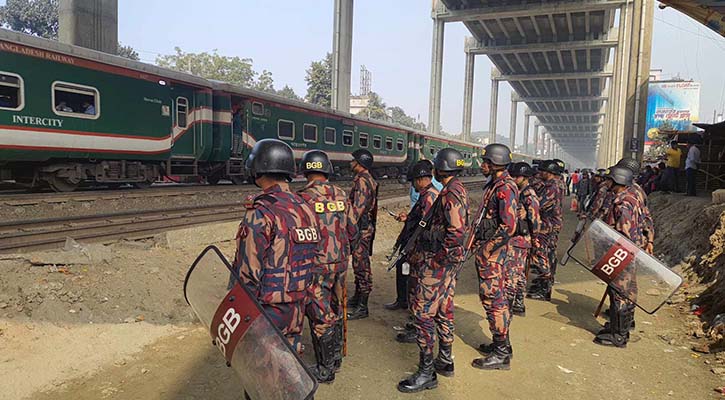 রেলের নিরাপত্তায় নিয়োজিত রয়েছে বিজিবি