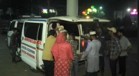 8 injured in Madaripur robbery, 2 robbers killed in mob attack