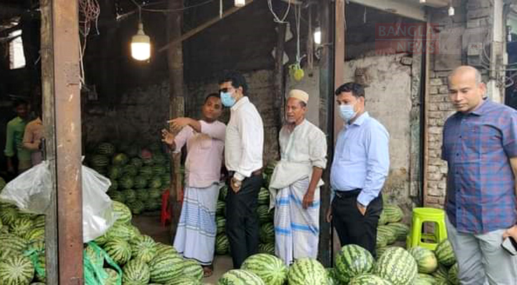 অতিরিক্ত মূল্য নেওয়ায় রায়পুরে ৯ ব্যবসায়ীকে জরিমানা