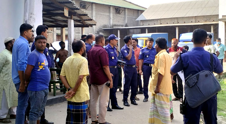 কাজ ভাগাভাগি নিয়ে শ্রমিককে কুপিয়ে হত্যা