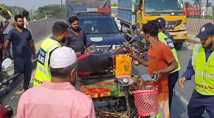 কুষ্টিয়ায় পৃথক সড়ক দুর্ঘটনায় নিহত ২