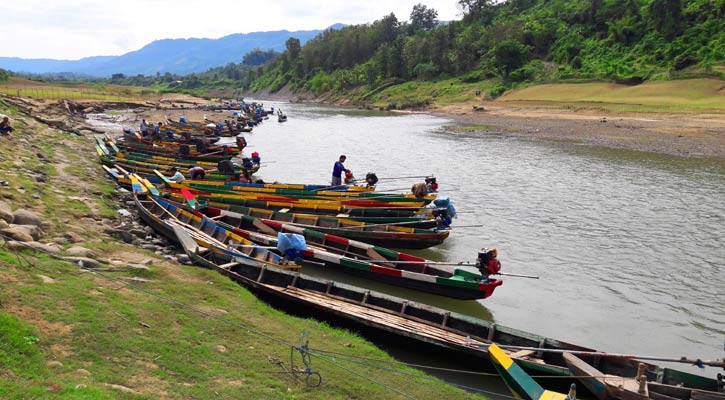 থানচিতে ২ নৌকার সংঘর্ষ, চালক নিহত