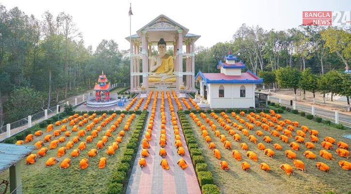 শান্তিপুর অরণ্য কুটিরে চলছে গণপ্রব্রজ্যা গ্রহণ