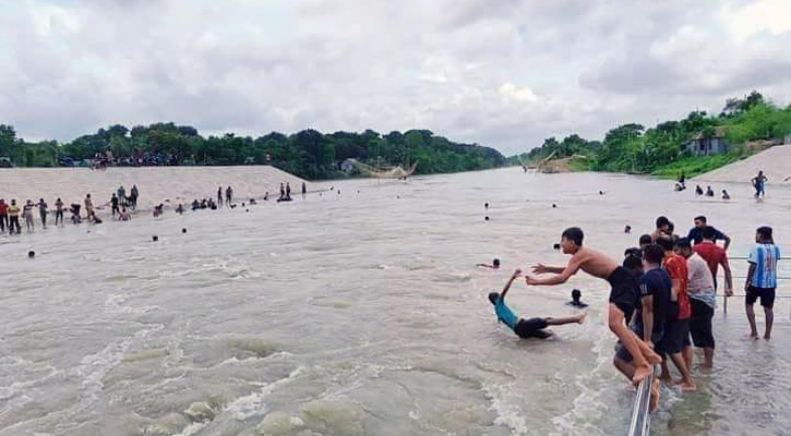 দুদিনেও উদ্ধার হয়নি কুমার নদে নিখোঁজ কলেজছাত্র