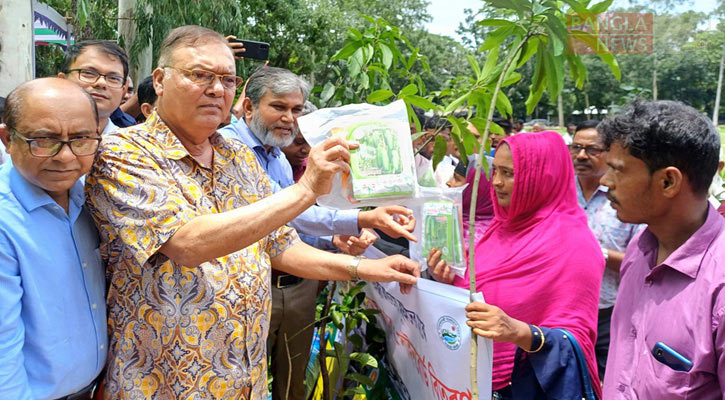 উৎপাদন বাড়াতে প্রান্তিক কৃষকদের প্রণোদনা দেওয়া হচ্ছে: কৃষিমন্ত্রী        