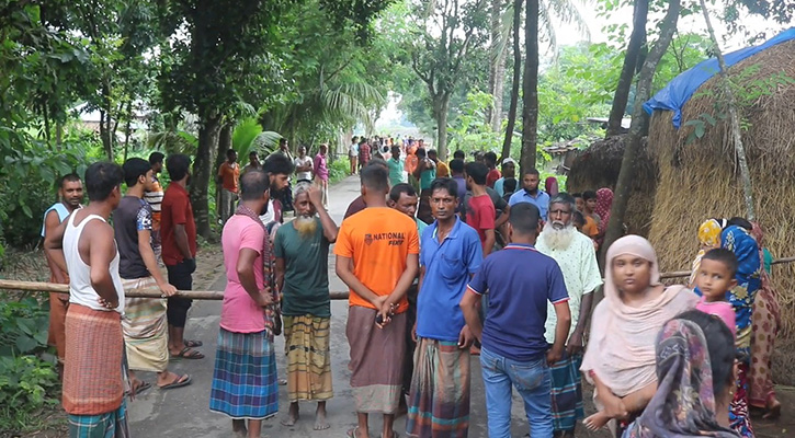 নওগাঁয় ট্রাক্টরচাপায় শিশু নিহত