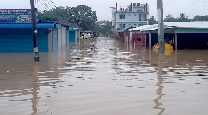 খাগড়াছড়িতে স্মরণকালের ভয়াবহ বন্যা