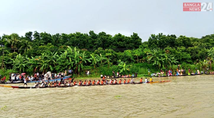 কুমার নদে ঐতিহ্যবাহী নৌকাবাইচ