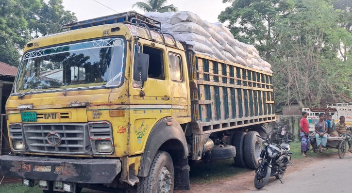 কুষ্টিয়ায় ২২ মেট্রিকটন ইউরিয়া সার জব্দ