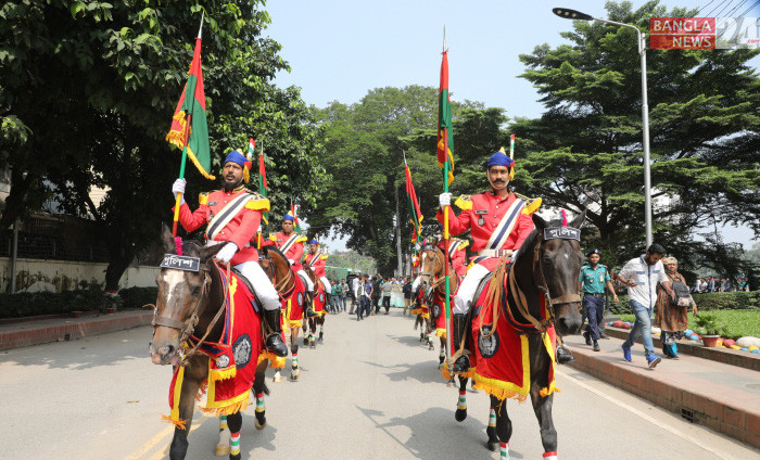 ডিএমপির ‘ট্রাফিক পক্ষ’  শুরু আজ । এ উপলক্ষে রাজধানীতে র‌্যালি বের করেছে ট্রাফিক পুলিশ। ছবি: ডিএইচ বাদল